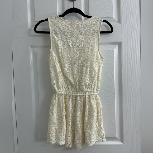 American Eagle lace romper - Picture 2 of 3